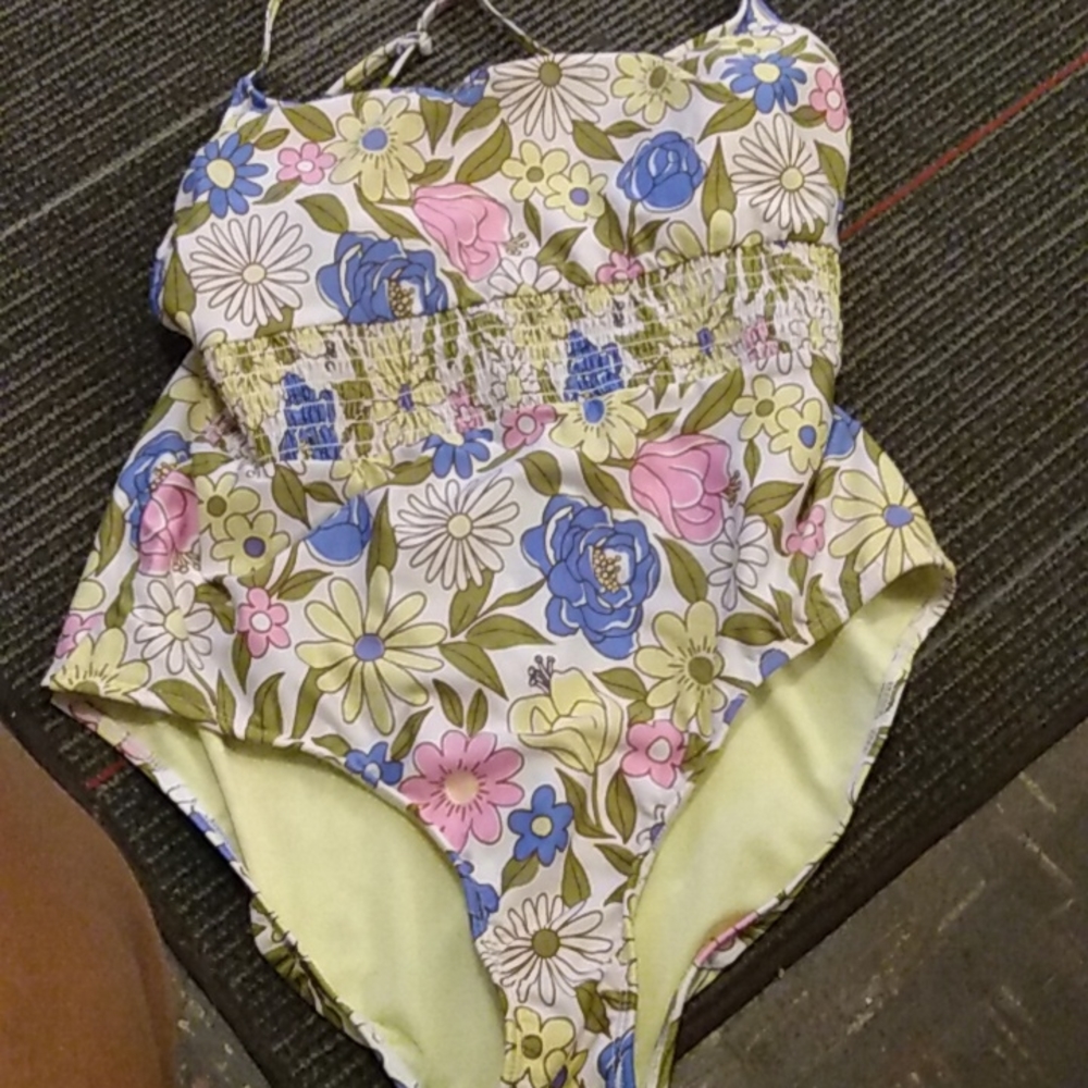 Bathing suit